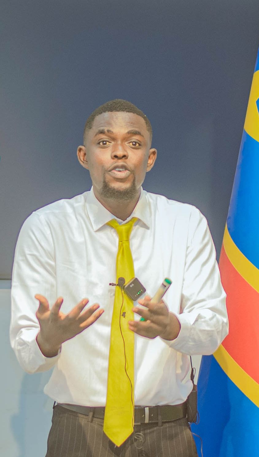 « SOUS LE JOUG DU NOUVEAU TYRAN, L’ABSOLUTISME DE FÉLIX TSHISEKEDI À L’ÉPREUVE DE L’HISTOIRE » Tribune  de CHADRACK  KIELEKA Directeur de cabinet et porte-parole du Président Seth KIKUNI 